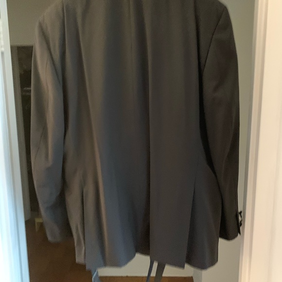 Tuxedo - Picture 4 of 5